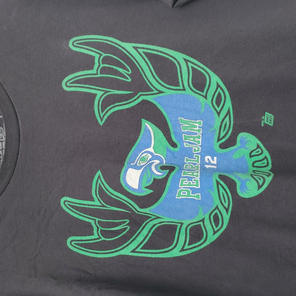Collectible Seattle Seahawks Official Pearl Jam 12 Shirt Mens shirt L Superbowl